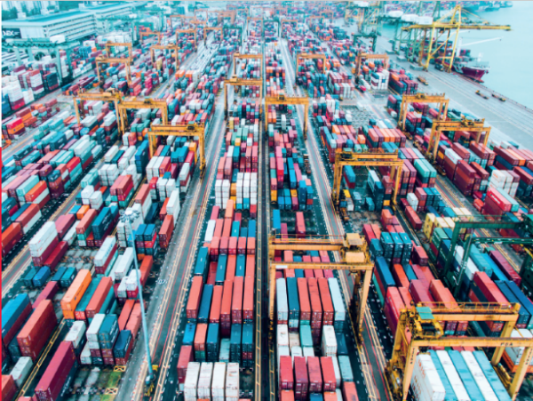 Photo de containers sur des quais
