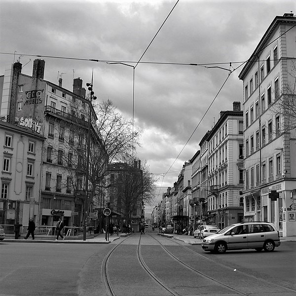 Photographie de la place du pont Gabril Perri