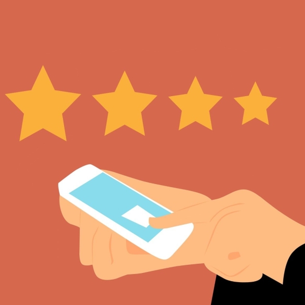 Illustration représentant un usager attribuant une note via son smartphone