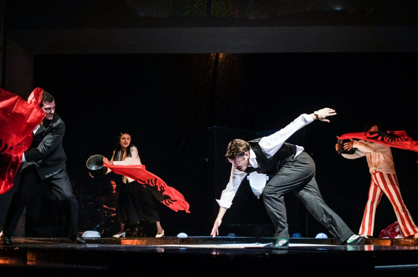 Spectacle En 5 saisons : un ennemi du public, de Blerta Neziraj