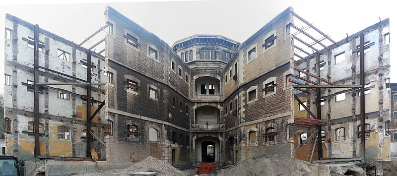Panorama de la prison Saint-Paul de Lyon, vue de l'intérieur en cours de réfection, vue de la rue Delandine