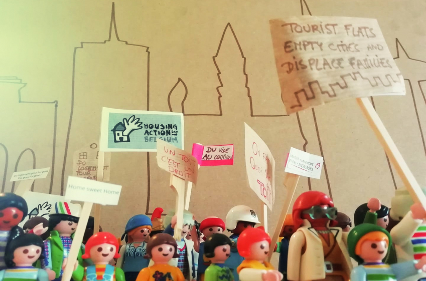 manifestation pour le logement par des playmobiles