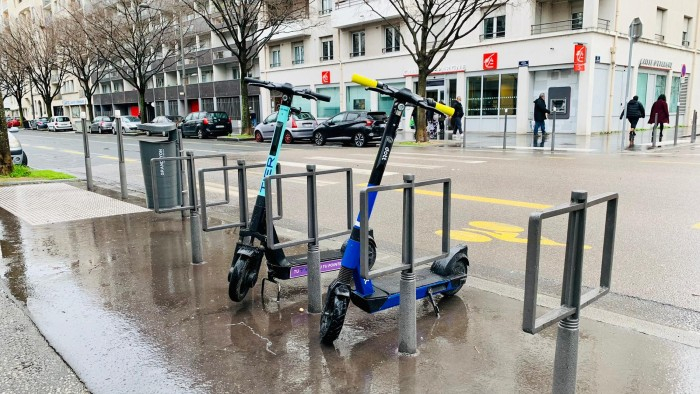Parking à trottinettes à Lyon