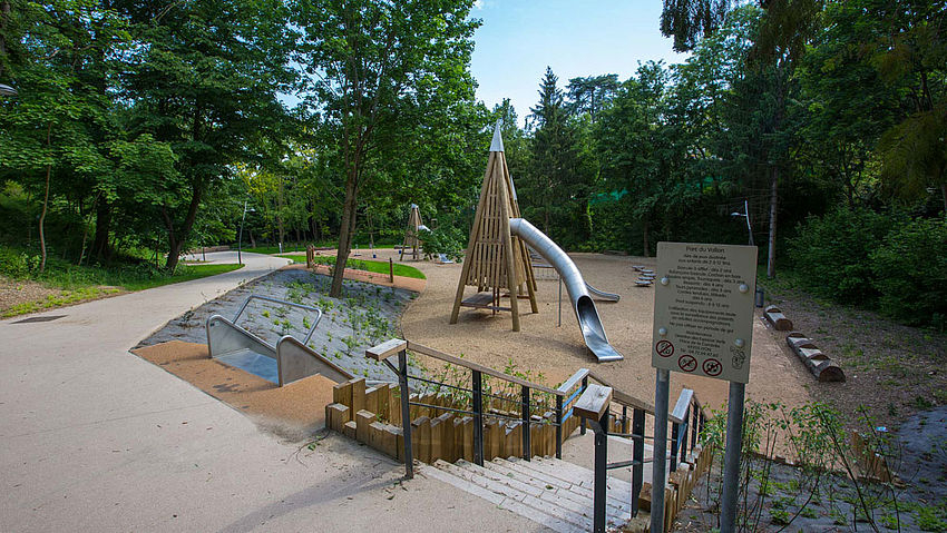 Photo des jeux pour enfants au parc du vallon