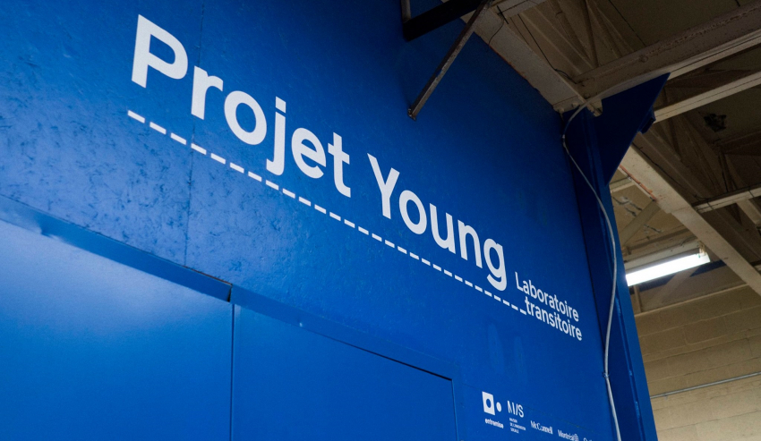 Ecriture "Projet Young laboratoire transitoire" sur façade