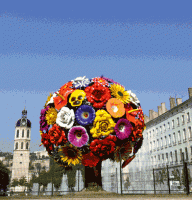 l’arbre à fleurs de l’artiste coréen Choï,