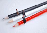 bonhommes sur des crayons